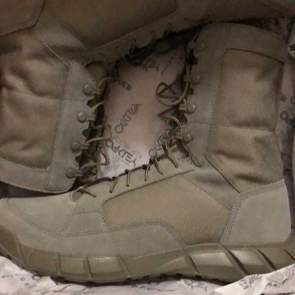 oakley mens light assault boot 2 boots